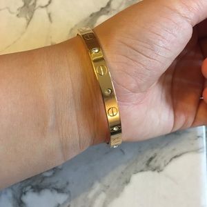 Designer  Bangle in Gold Tone